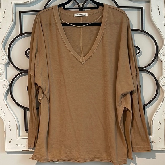 FREE PEOPLE WE THE FREE BATWING SLEEVE TEE TAN SIZE SMALL - Picture 1 of 10